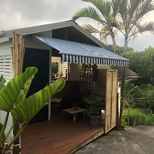 Bungalow: La Favela Chic/the Chic Favela - , Trois-Rivières Guadeloupe