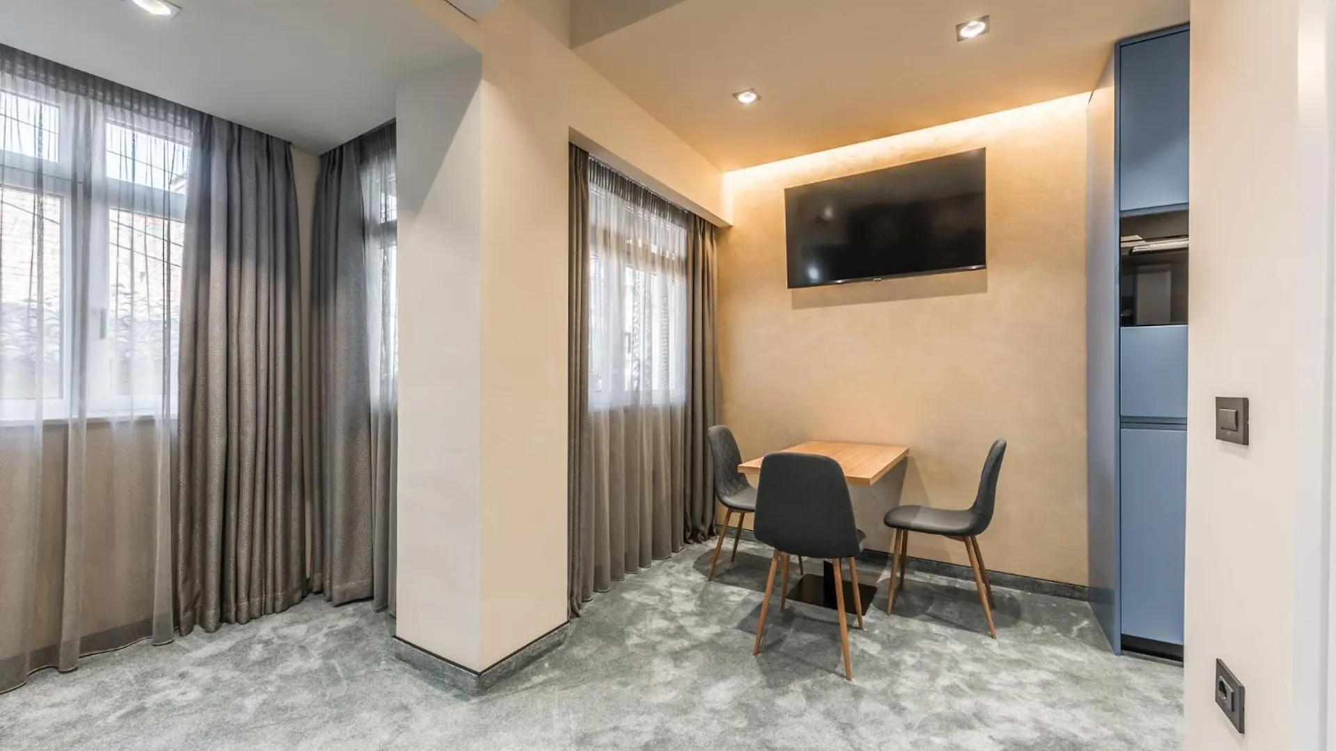 Piazza Luxury Apartments Τίρανα