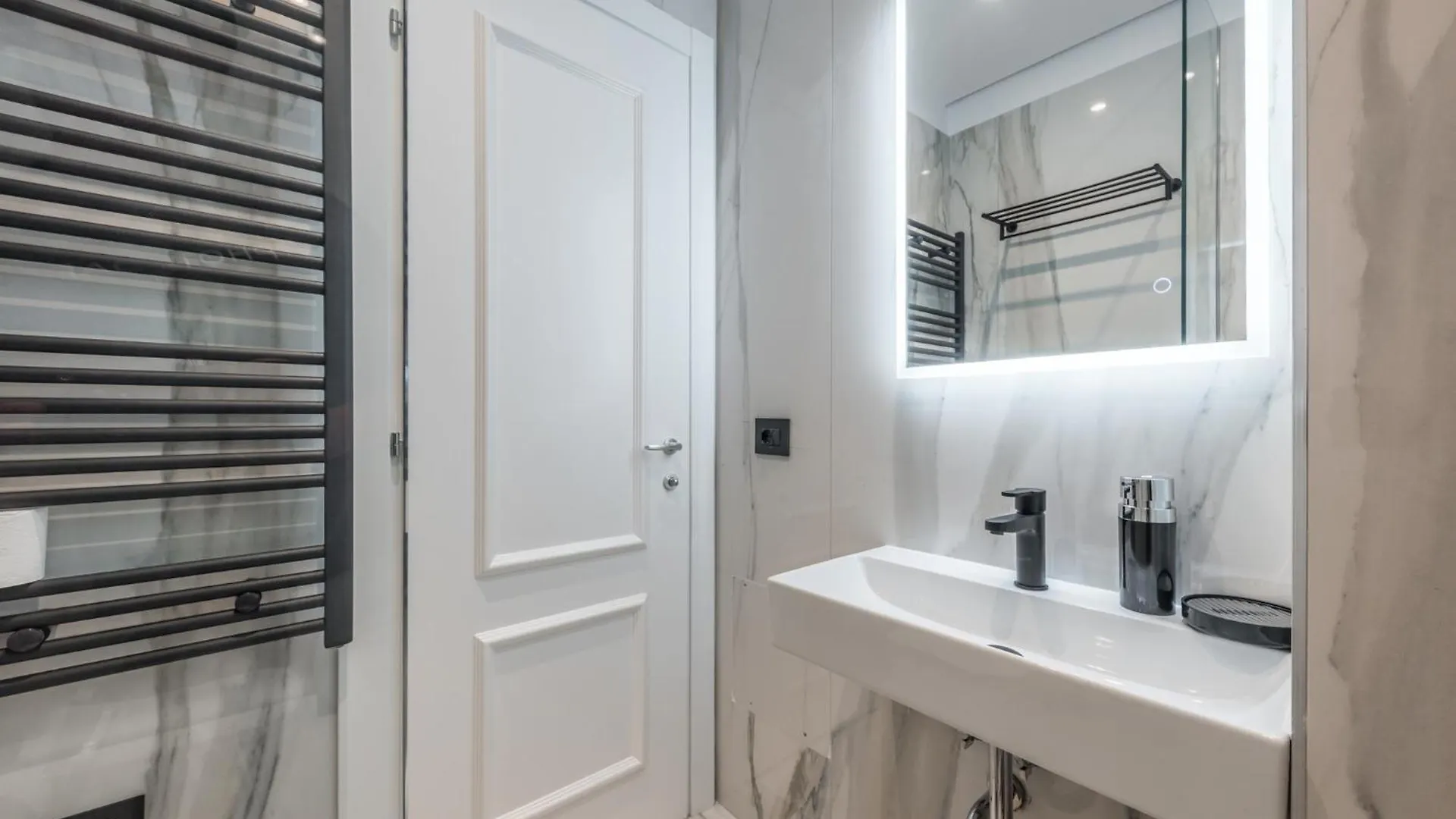 Piazza Luxury Apartments Tirana