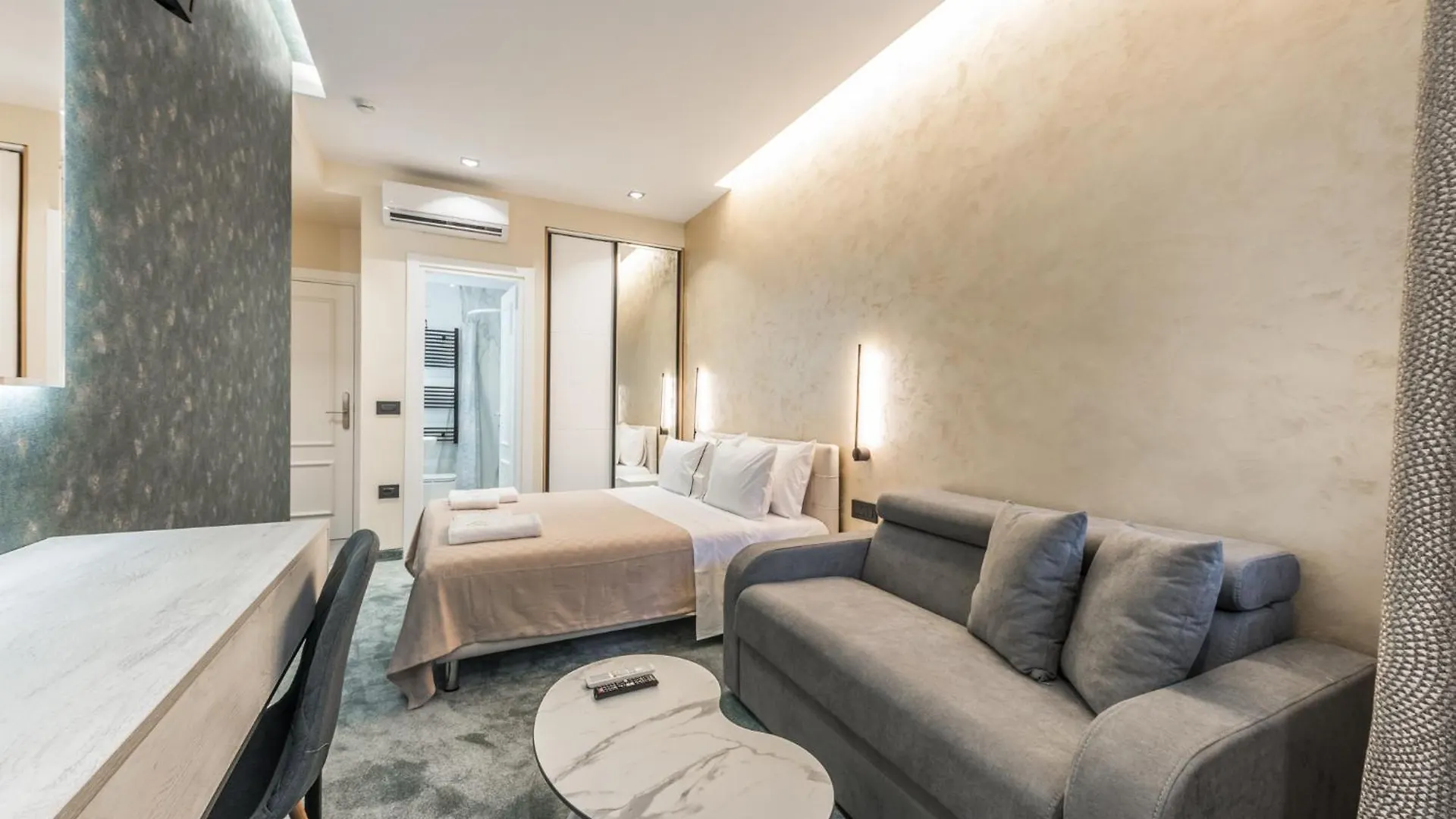 Piazza Luxury Apartments Tirana 0*,  Albánie